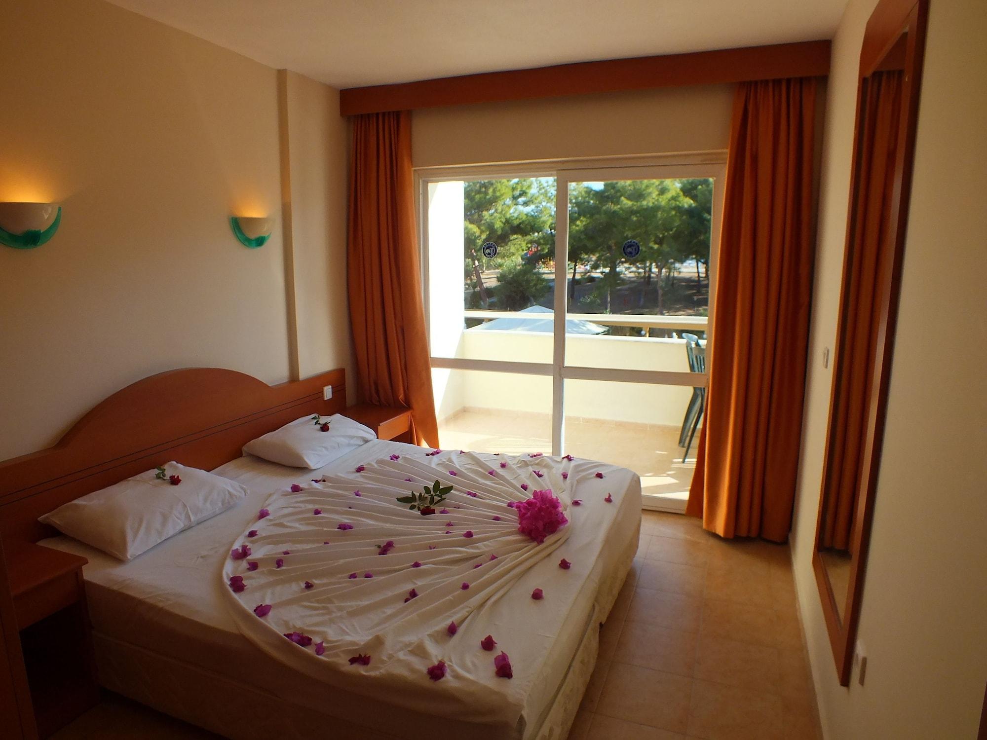 Tuntas Family Suites Kusadası Exteriér fotografie
